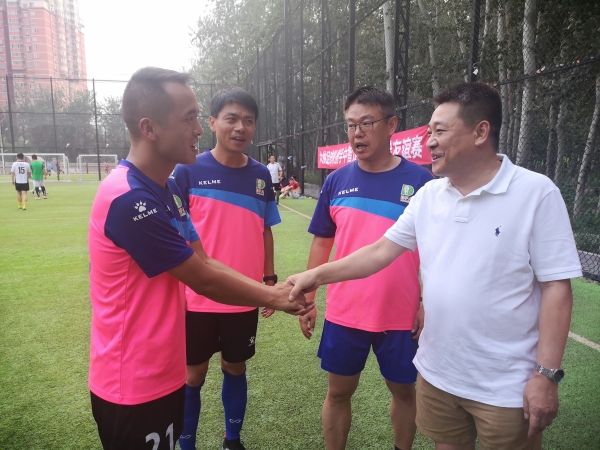 張杰書記親切接見大姚足球隊(duì)員